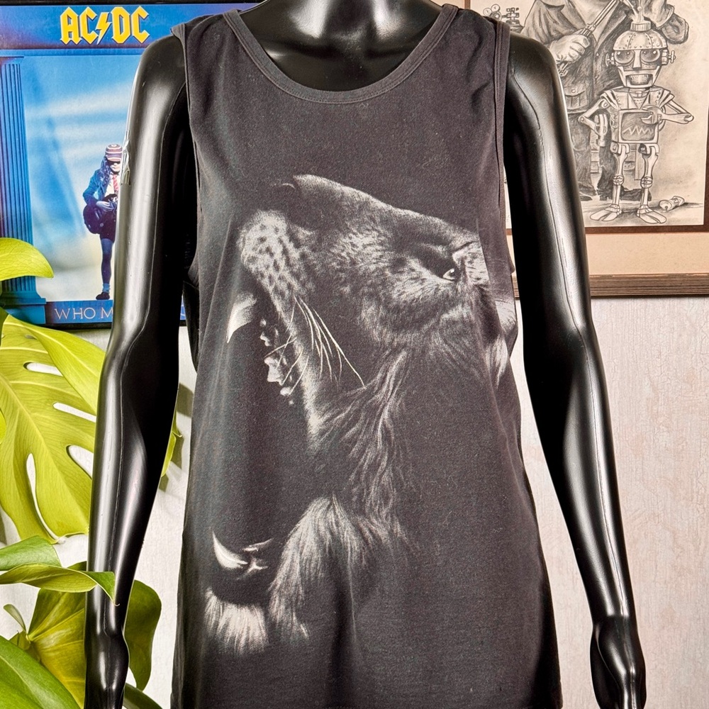 Rook Black Tee Medium – Distressed Fit w/ Small Holes